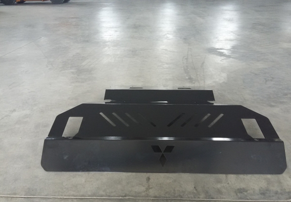 Protection sous moteur et de la radiateur Mitsubishi Pajero 3 (V60, V70)