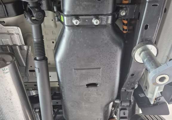 Protection de réservoir Volkswagen Amarok 2 (MB3G9A147CF; 2643728)